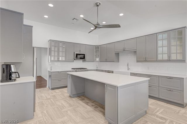 7441 Darby Avenue, Las Vegas, NV 89117