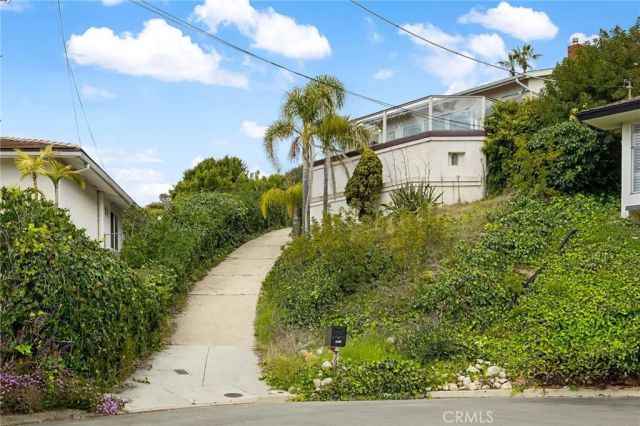 5661 Ladybird, La Jolla, CA 92037