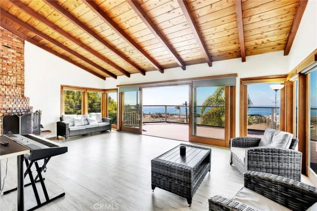 5661 Ladybird, La Jolla, CA 92037