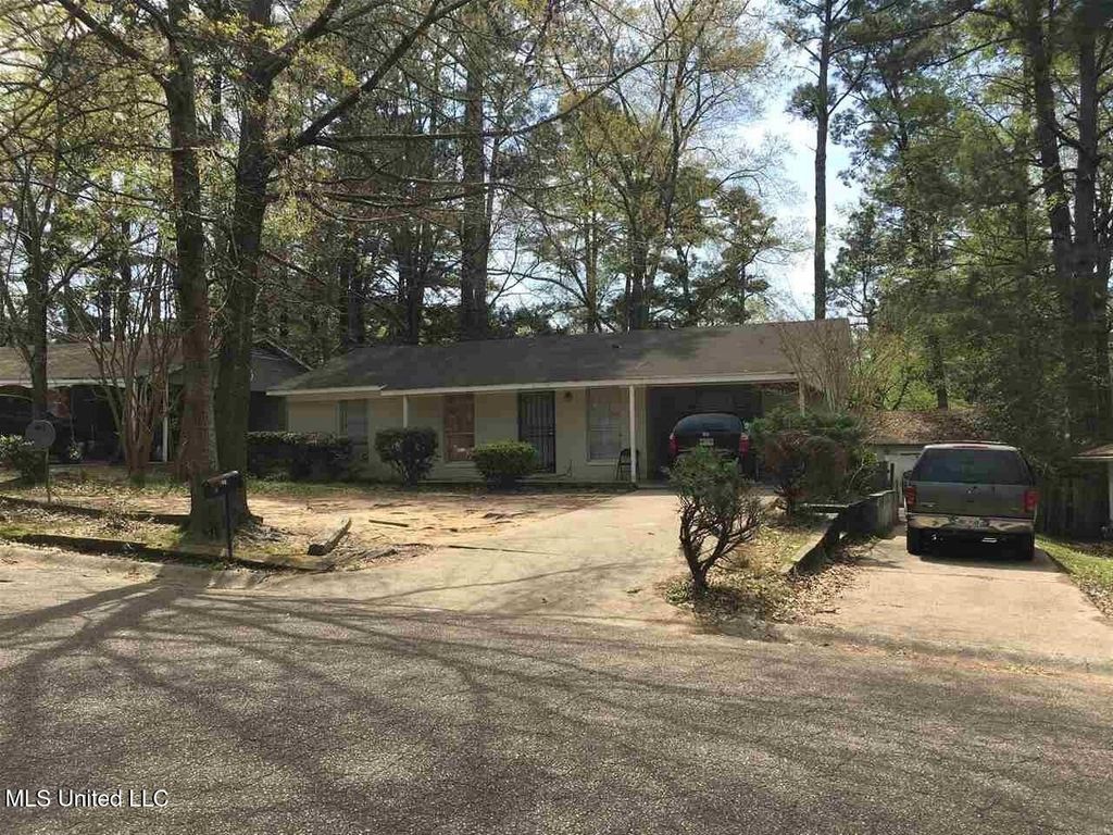 223 Champion Hill Drive, Jackson, MS 39212