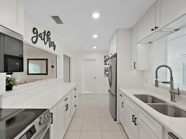 4610 W BAY VILLA AVENUE, Tampa, FL 33611