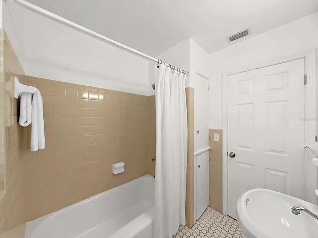 4610 W BAY VILLA AVENUE, Tampa, FL 33611