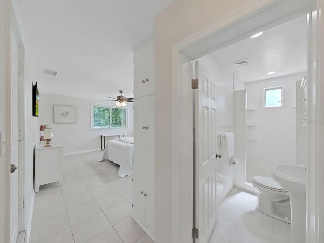 4610 W BAY VILLA AVENUE, Tampa, FL 33611