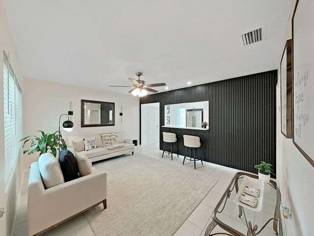 4610 W BAY VILLA AVENUE, Tampa, FL 33611