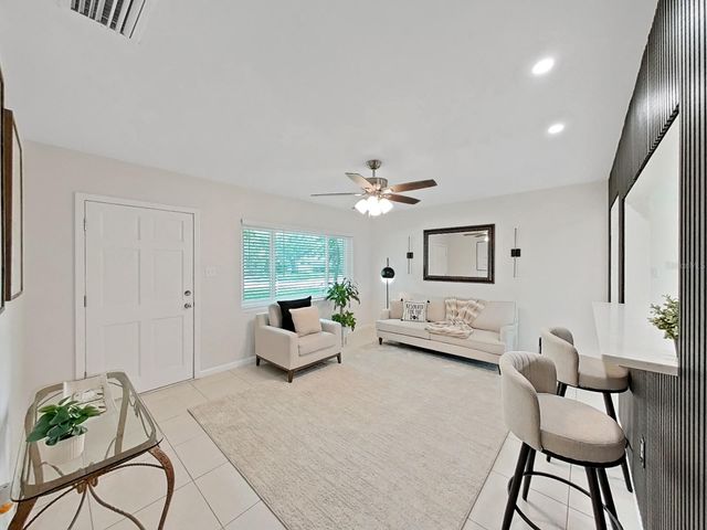 4610 W BAY VILLA AVENUE, Tampa, FL 33611