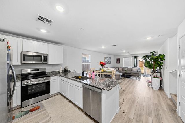 7473 Penfield Dr, Sacramento, CA 95829