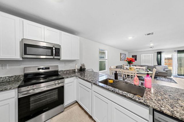 7473 Penfield Dr, Sacramento, CA 95829
