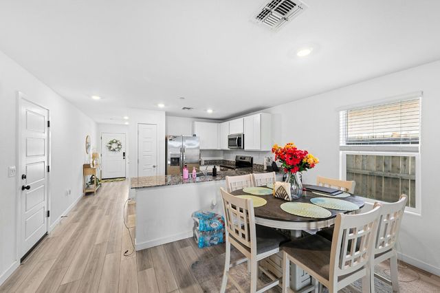 7473 Penfield Dr, Sacramento, CA 95829