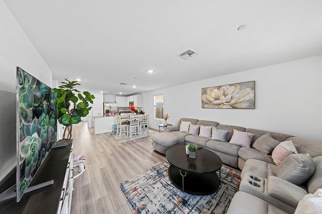 7473 Penfield Dr, Sacramento, CA 95829