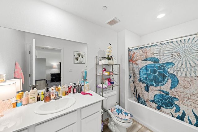 7473 Penfield Dr, Sacramento, CA 95829