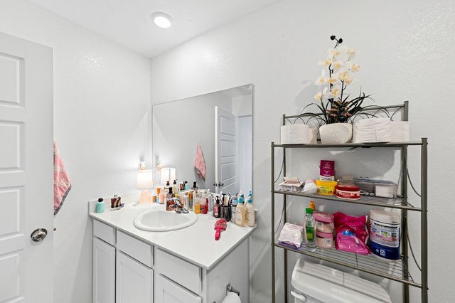 7473 Penfield Dr, Sacramento, CA 95829