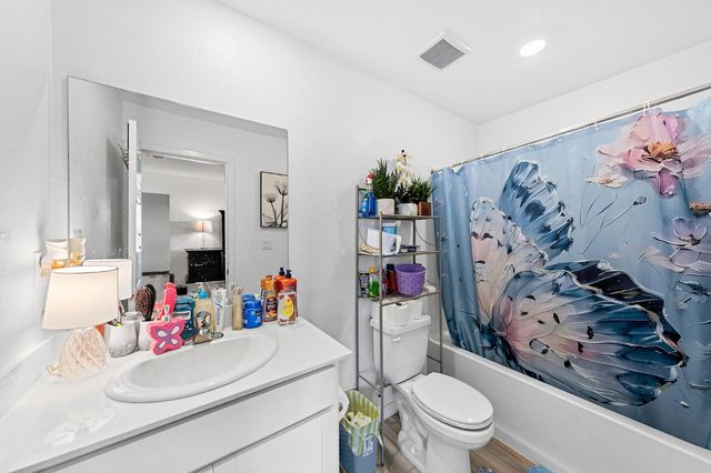 7473 Penfield Dr, Sacramento, CA 95829