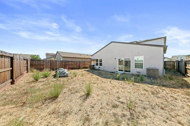 7473 Penfield Dr, Sacramento, CA 95829
