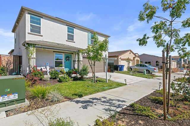 7473 Penfield Dr, Sacramento, CA 95829