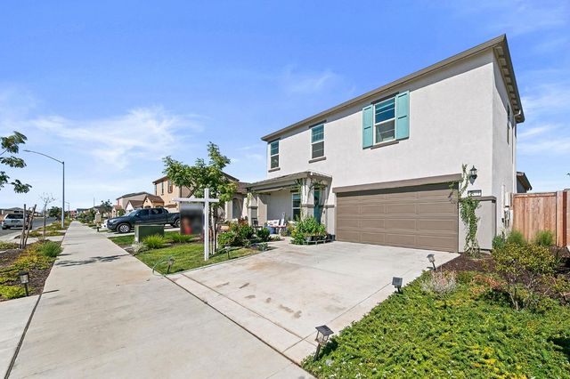 7473 Penfield Dr, Sacramento, CA 95829