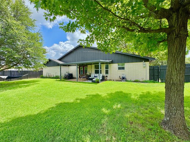 437 Pecan Drive, Aledo, TX 76008