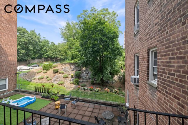 5645 Netherland Ave Apt 2F, New York City, NY 10471