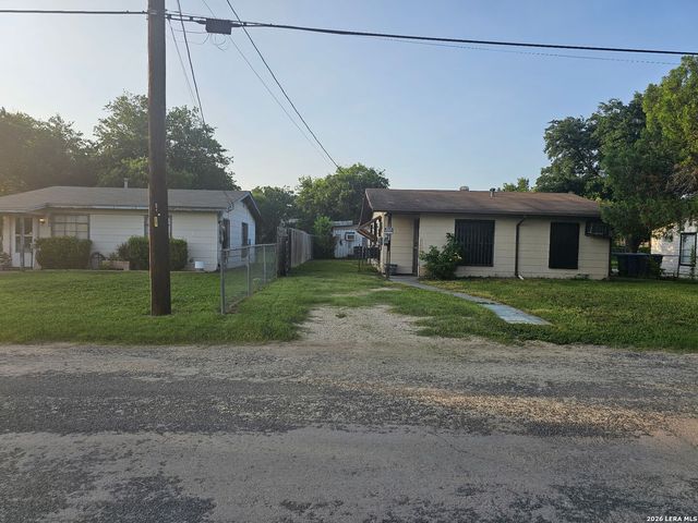 271 Wahrmund Ct, San Antonio, TX 78220