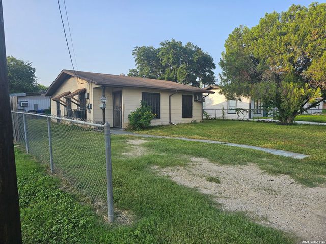271 Wahrmund Ct, San Antonio, TX 78220