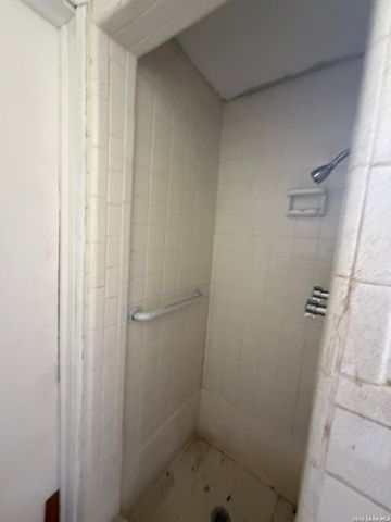 271 Wahrmund Ct, San Antonio, TX 78220