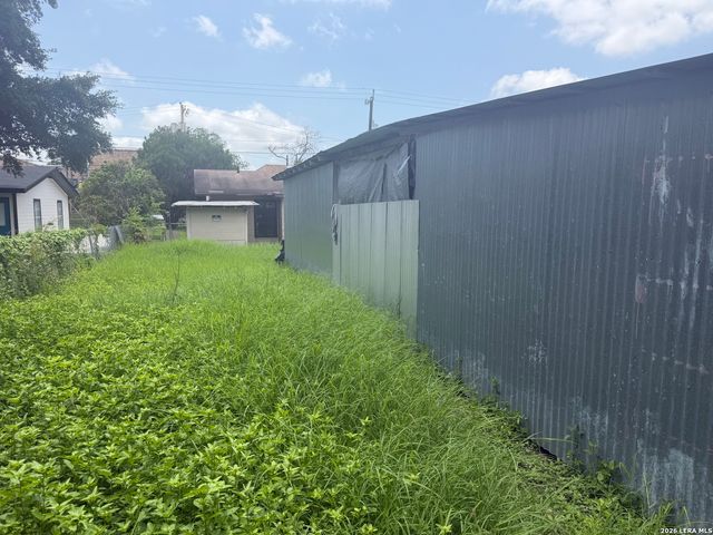 271 Wahrmund Ct, San Antonio, TX 78220