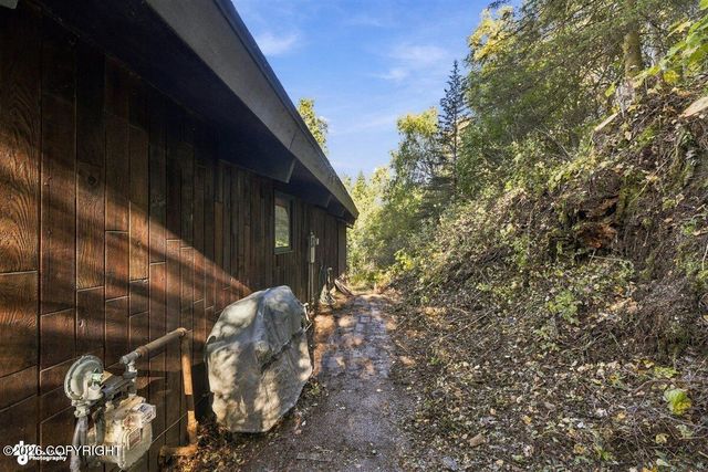 18454 Amonson Road, Chugiak, AK 99567