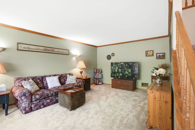 110 Courtney Lane, Cary, IL 60013