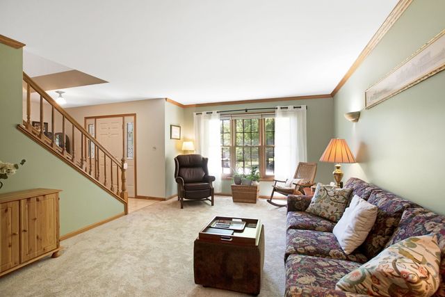 110 Courtney Lane, Cary, IL 60013