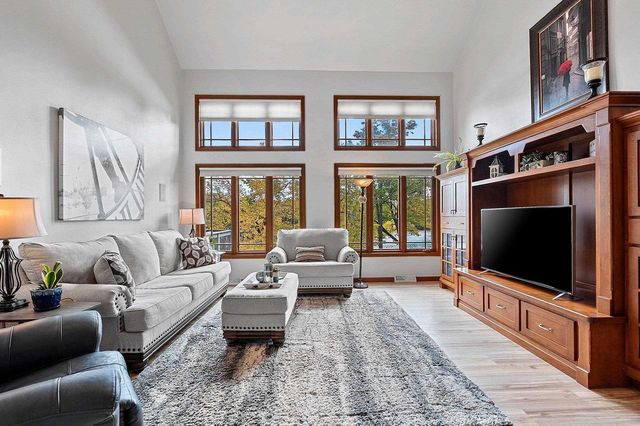 63 FOX POINT DRIVE, Appleton, WI 54911