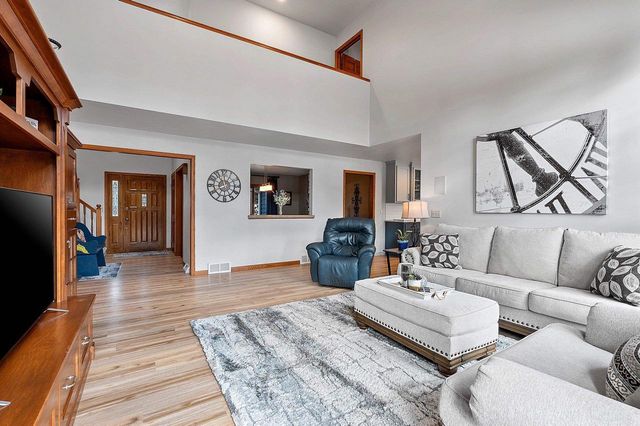 63 FOX POINT DRIVE, Appleton, WI 54911