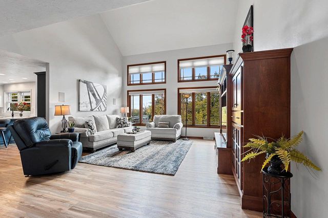 63 FOX POINT DRIVE, Appleton, WI 54911