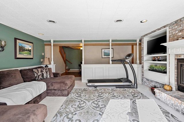 63 FOX POINT DRIVE, Appleton, WI 54911