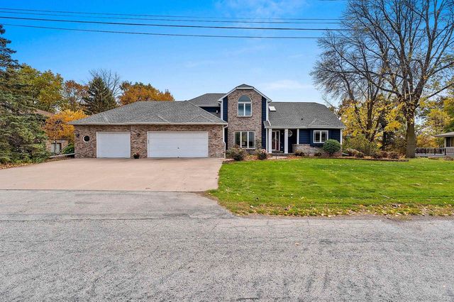 63 FOX POINT DRIVE, Appleton, WI 54911