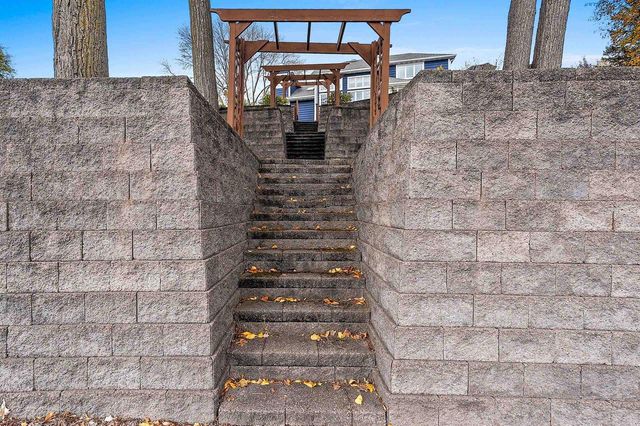 63 FOX POINT DRIVE, Appleton, WI 54911