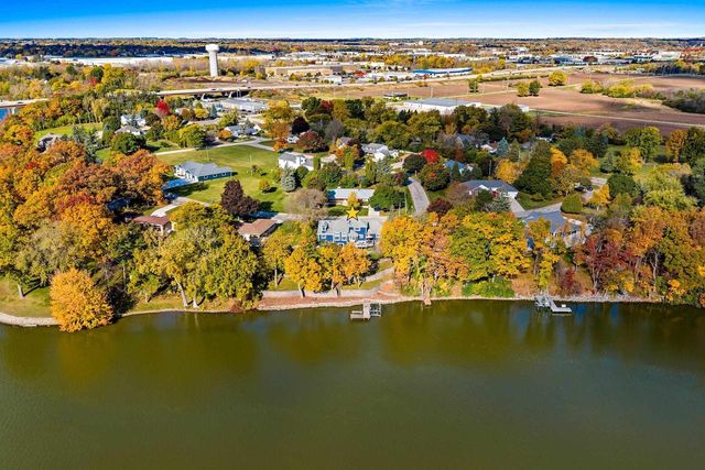 63 FOX POINT DRIVE, Appleton, WI 54911