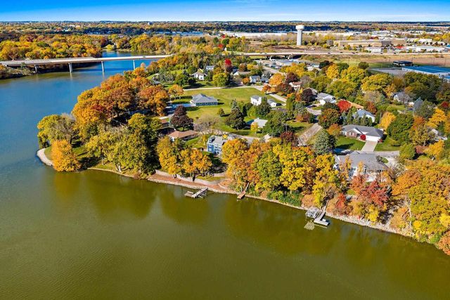 63 FOX POINT DRIVE, Appleton, WI 54911