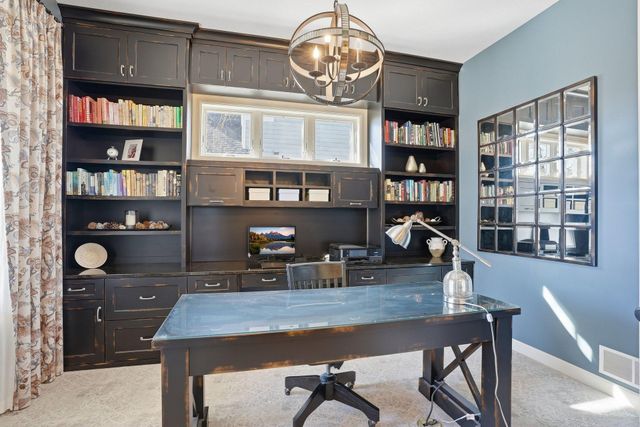 11587 Avery Drive, Inver Grove Heights, MN 55077