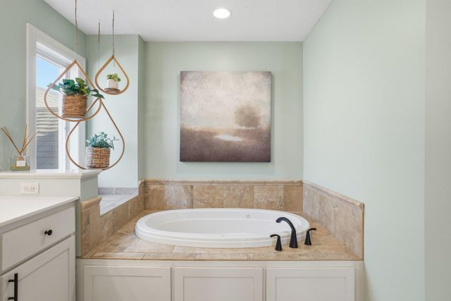 11587 Avery Drive, Inver Grove Heights, MN 55077