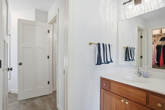 11587 Avery Drive, Inver Grove Heights, MN 55077