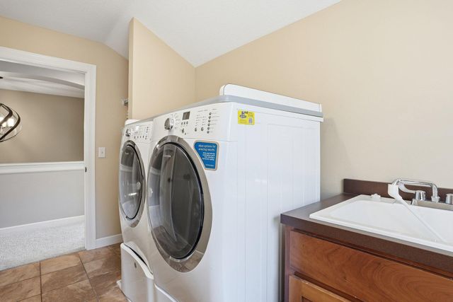 11587 Avery Drive, Inver Grove Heights, MN 55077