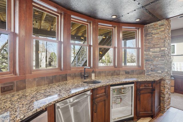 11587 Avery Drive, Inver Grove Heights, MN 55077