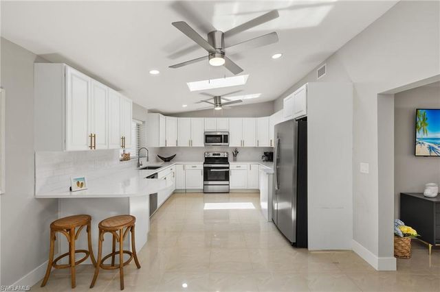 482 Tradewinds AVE, Naples, FL 34108
