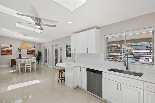 482 Tradewinds AVE, Naples, FL 34108
