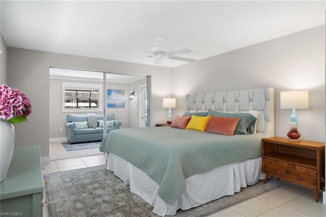 482 Tradewinds AVE, Naples, FL 34108