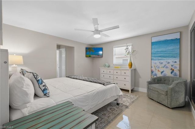 482 Tradewinds AVE, Naples, FL 34108