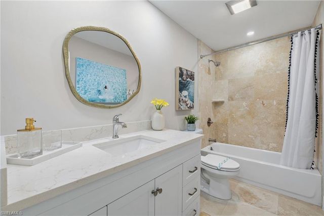 482 Tradewinds AVE, Naples, FL 34108