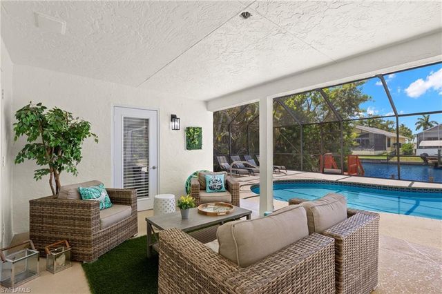 482 Tradewinds AVE, Naples, FL 34108