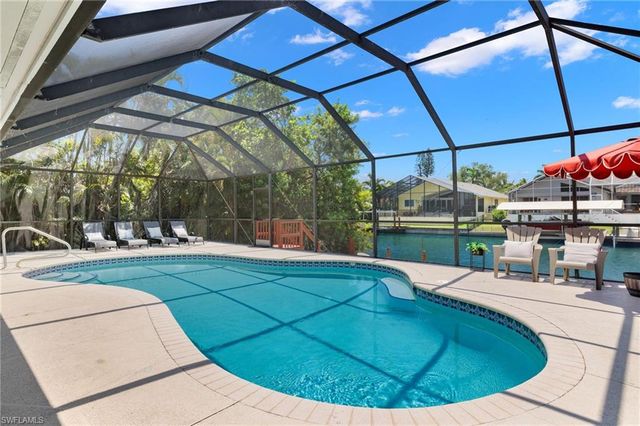 482 Tradewinds AVE, Naples, FL 34108