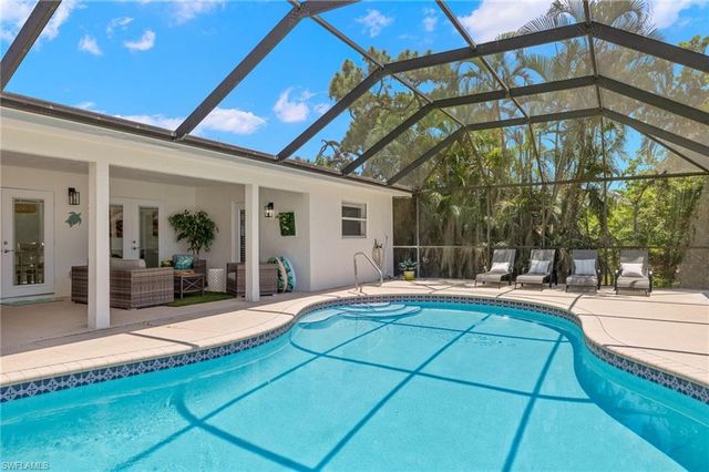 482 Tradewinds AVE, Naples, FL 34108