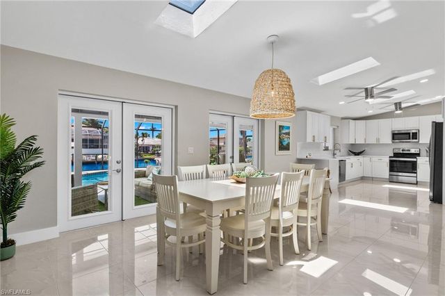 482 Tradewinds AVE, Naples, FL 34108
